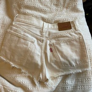 white 501 levi’s